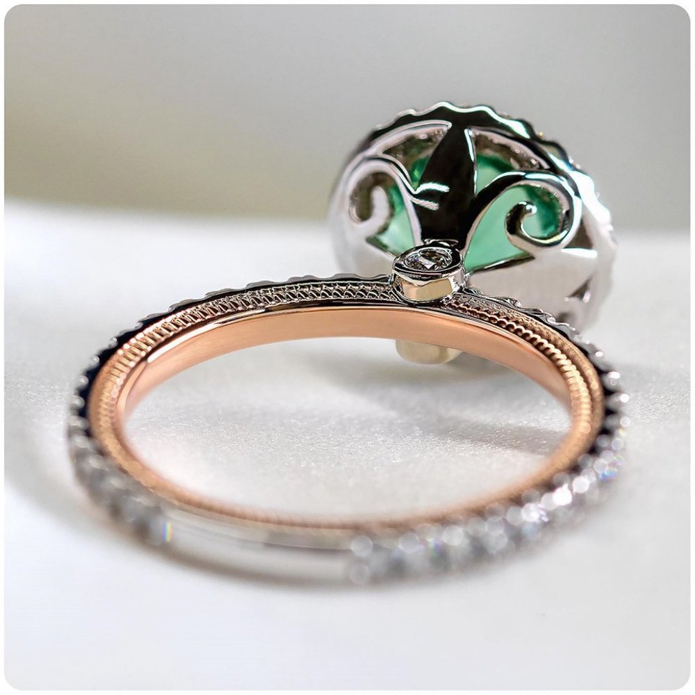 NEW 925 Sterling Silver Round Emerald Halo Ring - Picture 3 of 4